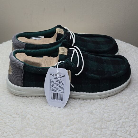 NWT Hey Dude Wally Buffalo Plaid Hunter Green Size 11 - Picture 2 of 9